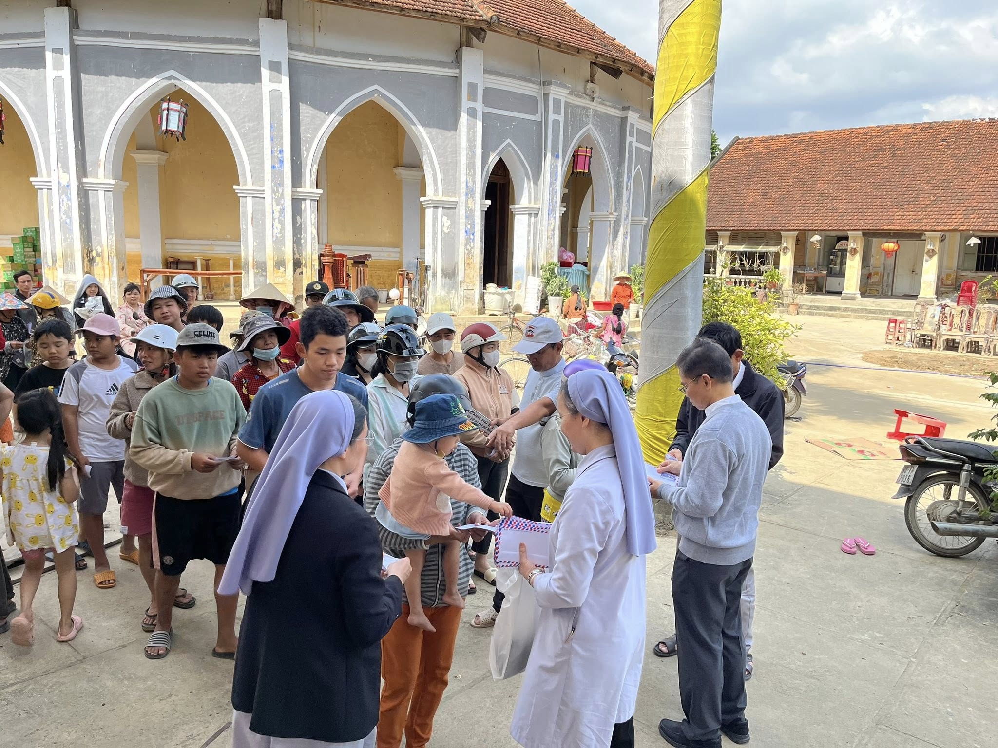 Hinh bai Gm Long_cong tinh than thua sai.jpg (502 KB)