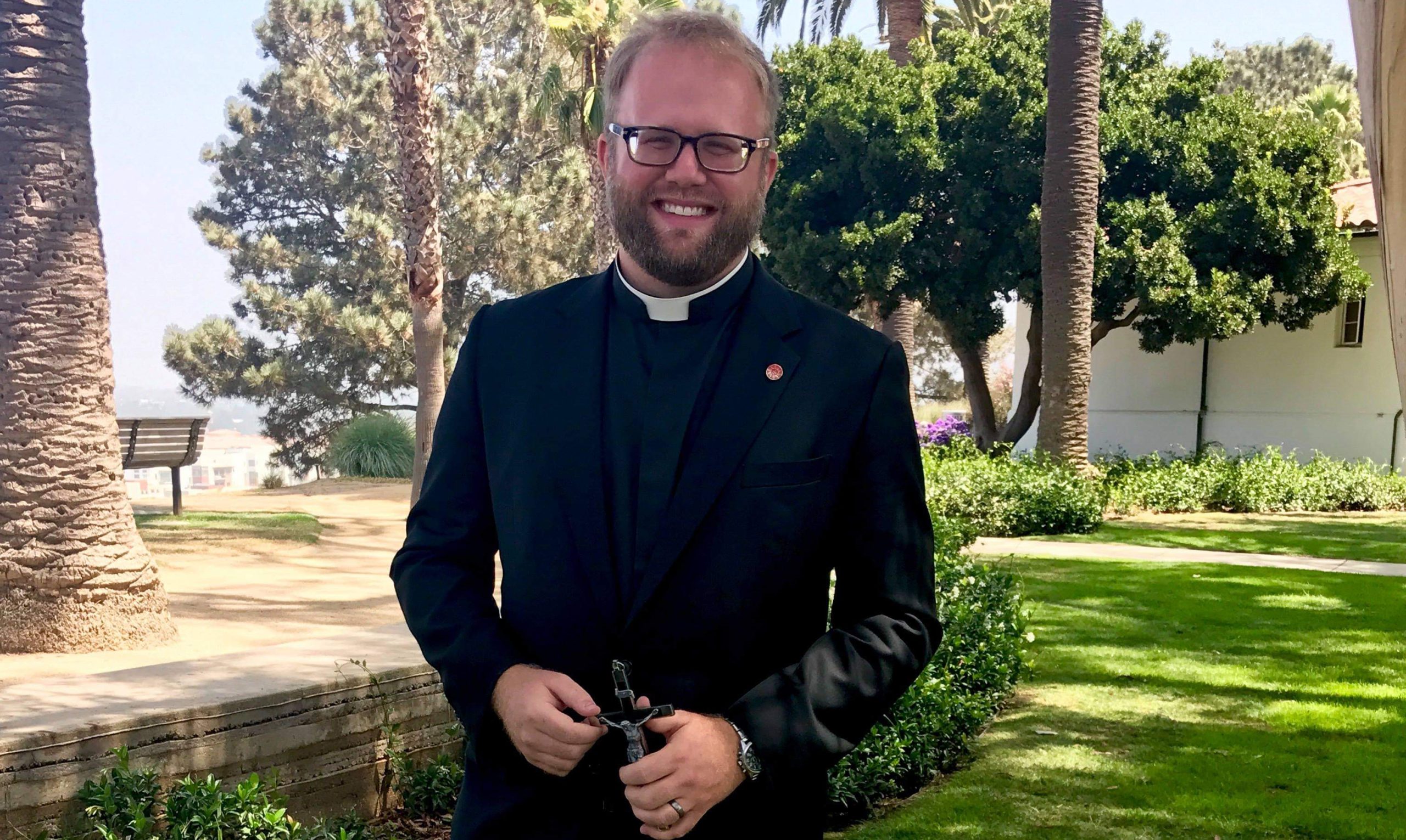 Biên kịch trò chơi điện tử trở thành tu sĩ dòng Tên