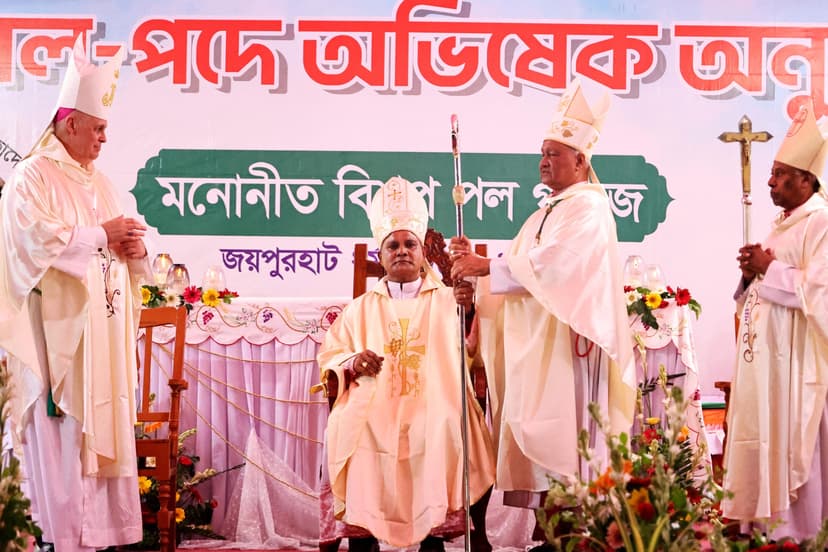 Đức cha Paul Gomes, Giám mục tiên khởi giáo phận Joypurhat_Ảnh- Stephan Uttom Rozario.jpg (75 KB)