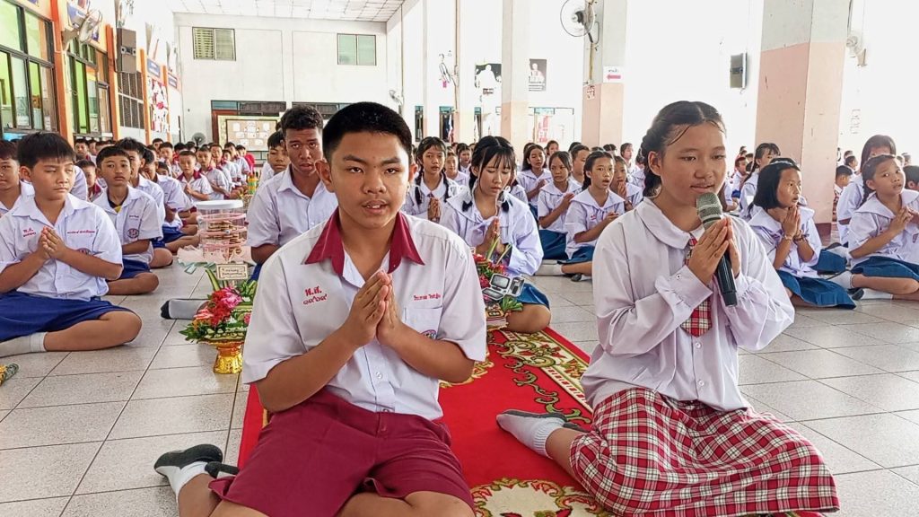 lễ Wai Khru 03.jpg (135 KB)