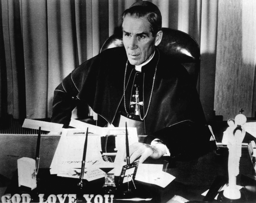 Hình chính_Chân phước Fulton Sheen đã rất thành công với chương trình truyền hình Cuộc sống đáng sống - ảnh ABC Radio.jpg (250 KB)