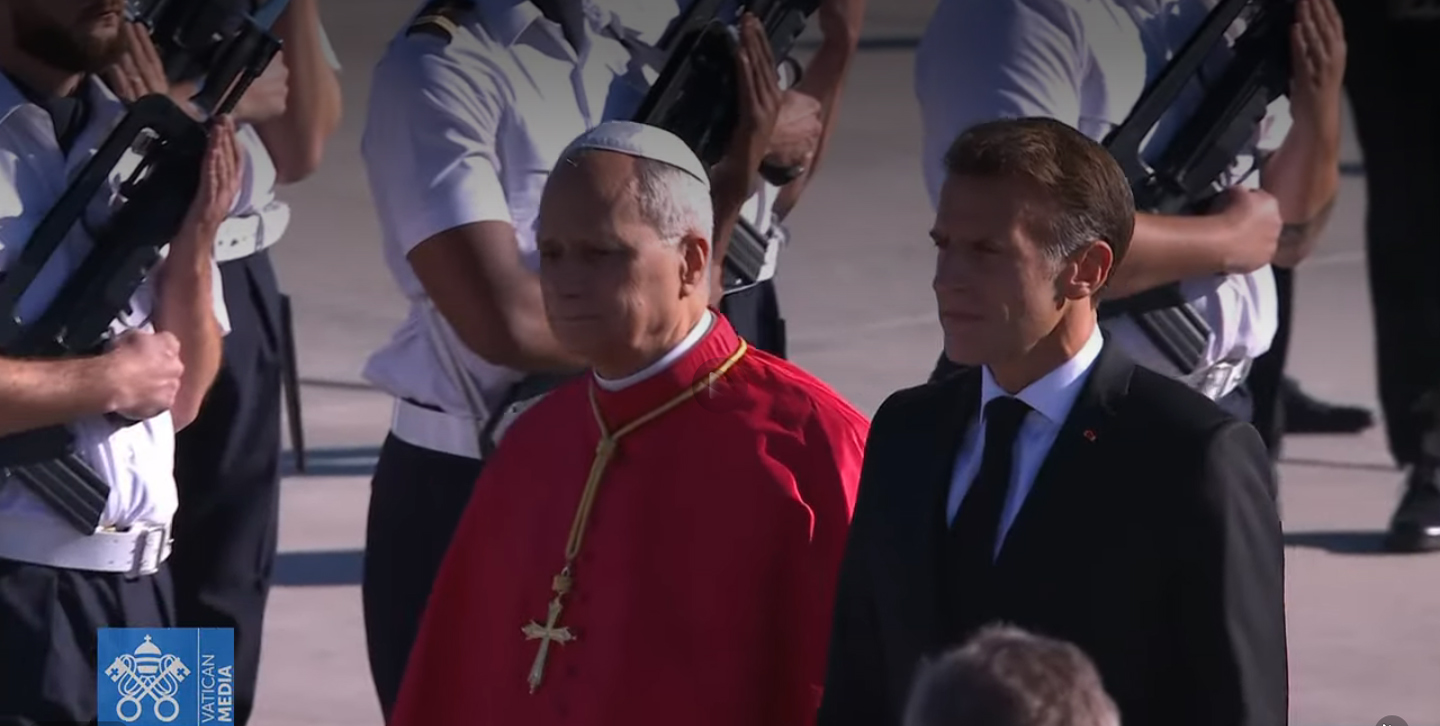 Pope 03.jpg (352 KB)