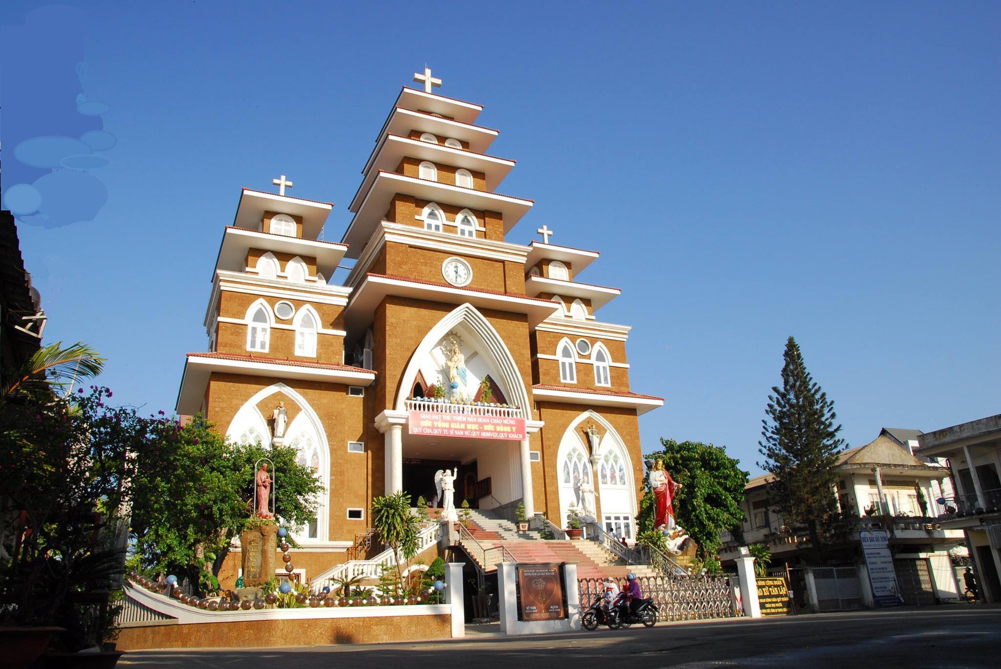 Vì sao một xứ đạo ven đô có ơn gọi dồi dào