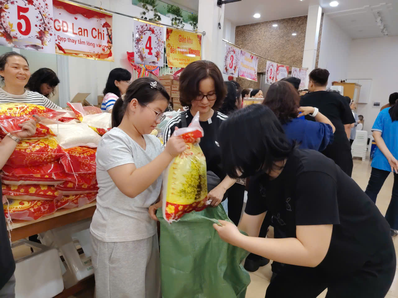 GXThangLong_hình 2a.jpg (269 KB)