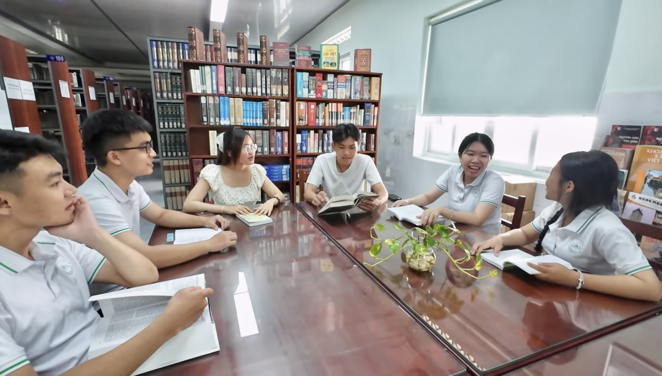 Ảnh 2_ CLB Đọc sách I-nhã và các buổi đọc sách (1).PNG (557 KB)