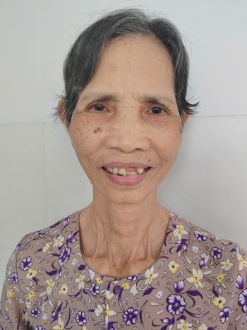 Bà Trần Thị Hồng.jpg (28 KB)