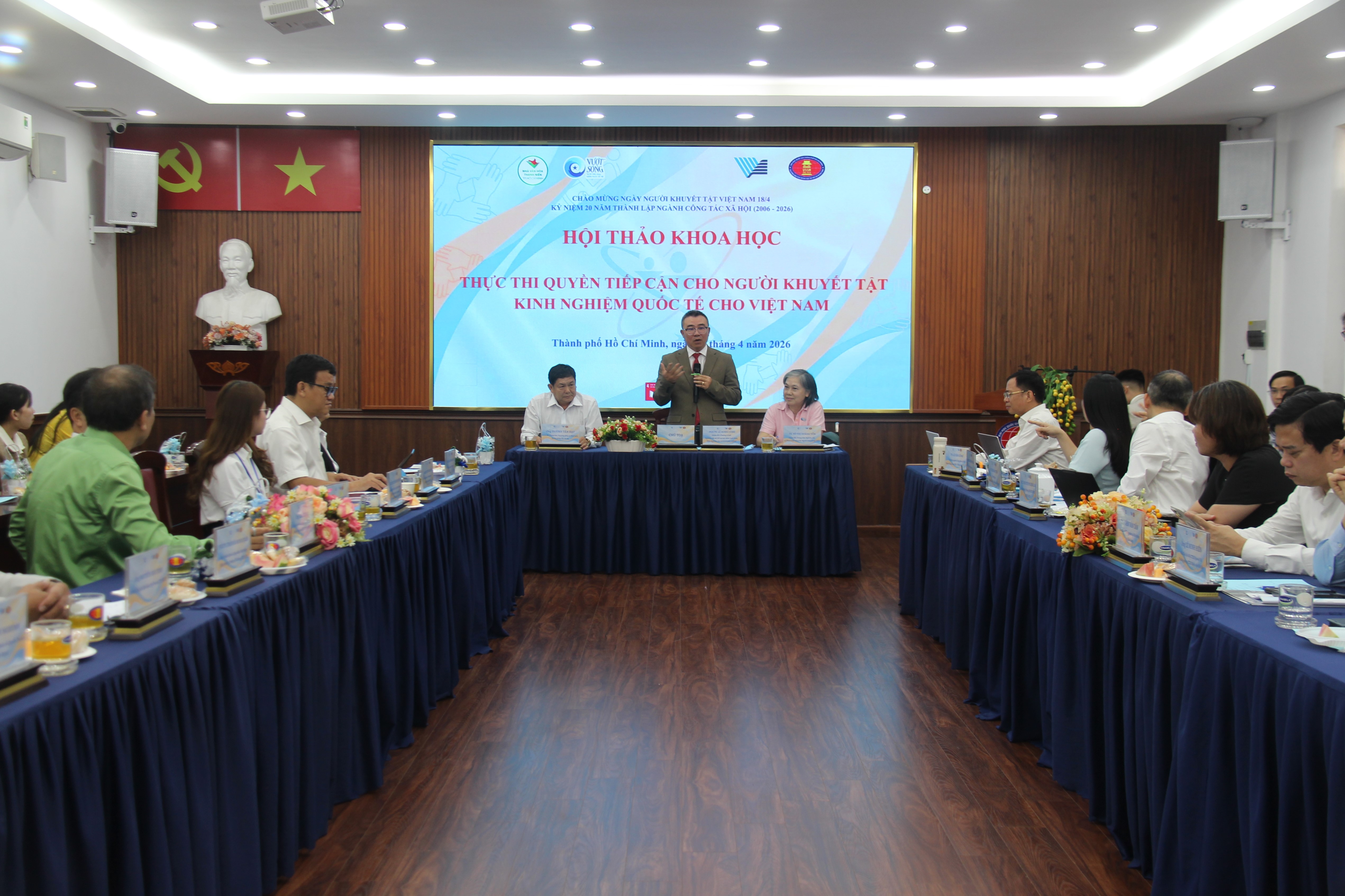 TIn hoi thao_Nghuoi khuyet tat.JPG (1.80 MB)