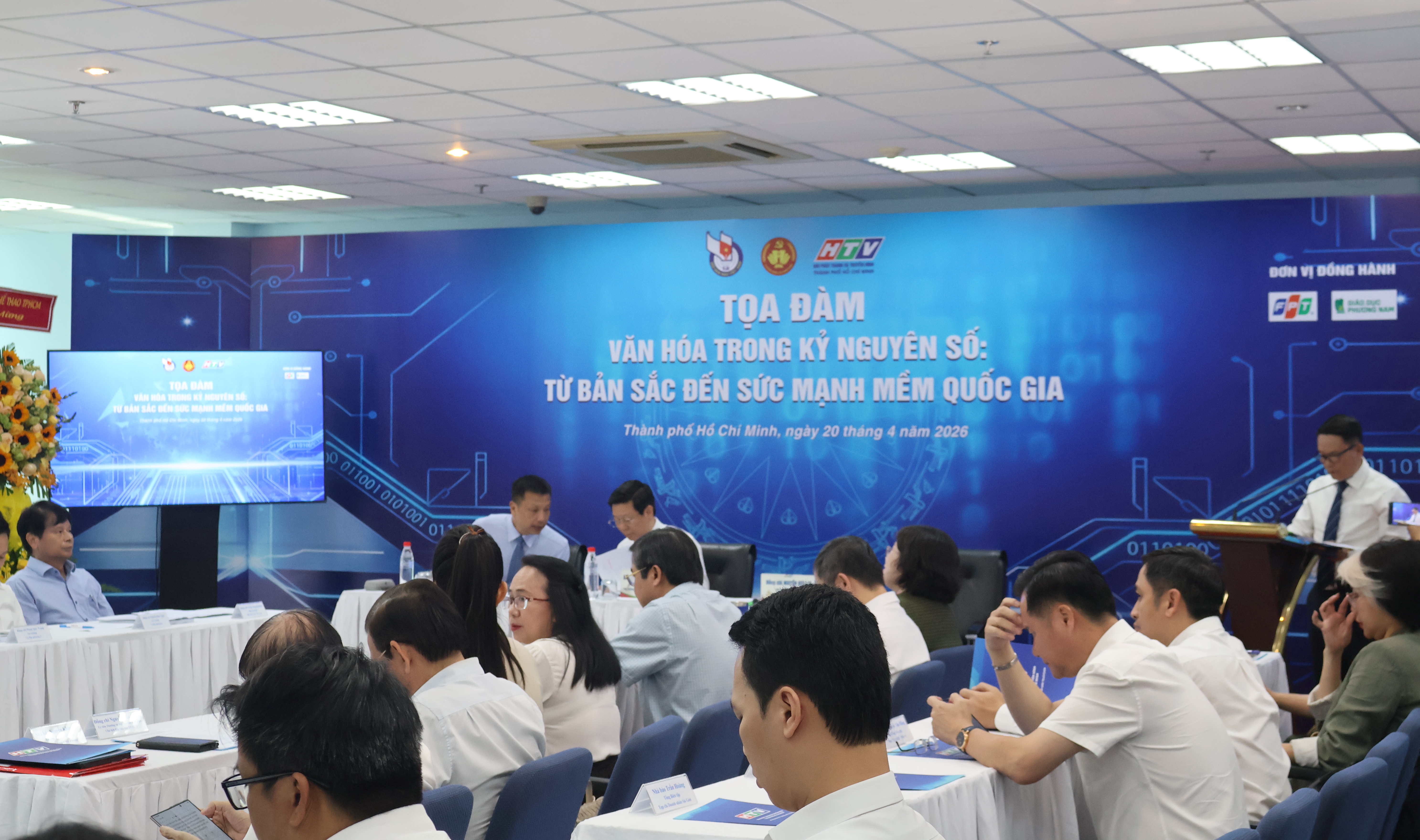 Toạ đàm văn hoá  (1).JPG (6.23 MB)