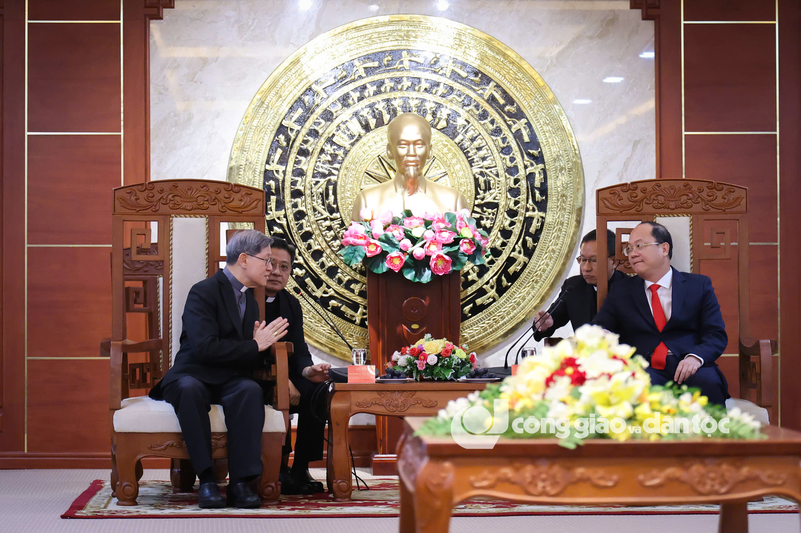 2 TỉnhUyCamautiep HYTagle.jpg (1.19 MB)