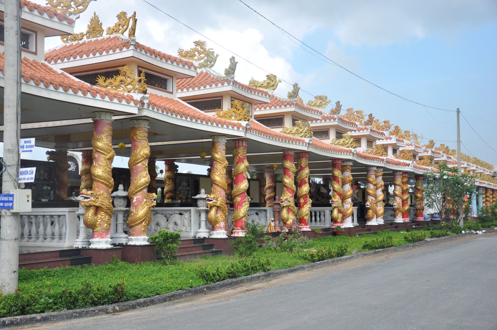 nghia trang go den