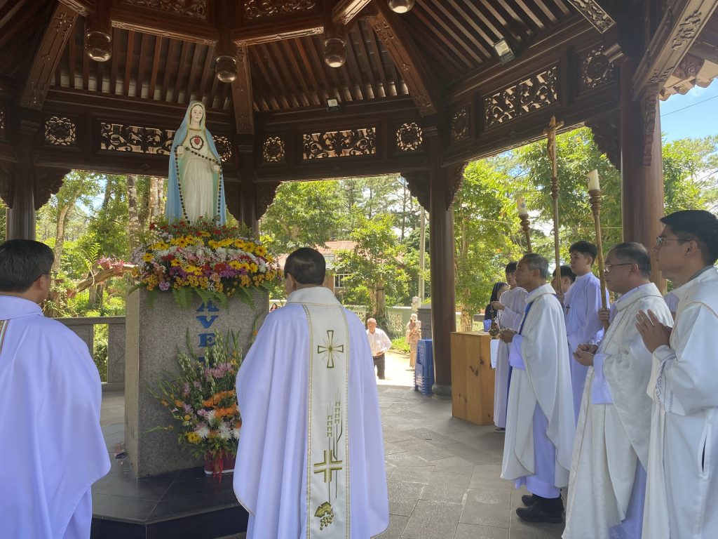 Chương trình hành hương Đức Mẹ Măng Đen năm 2025