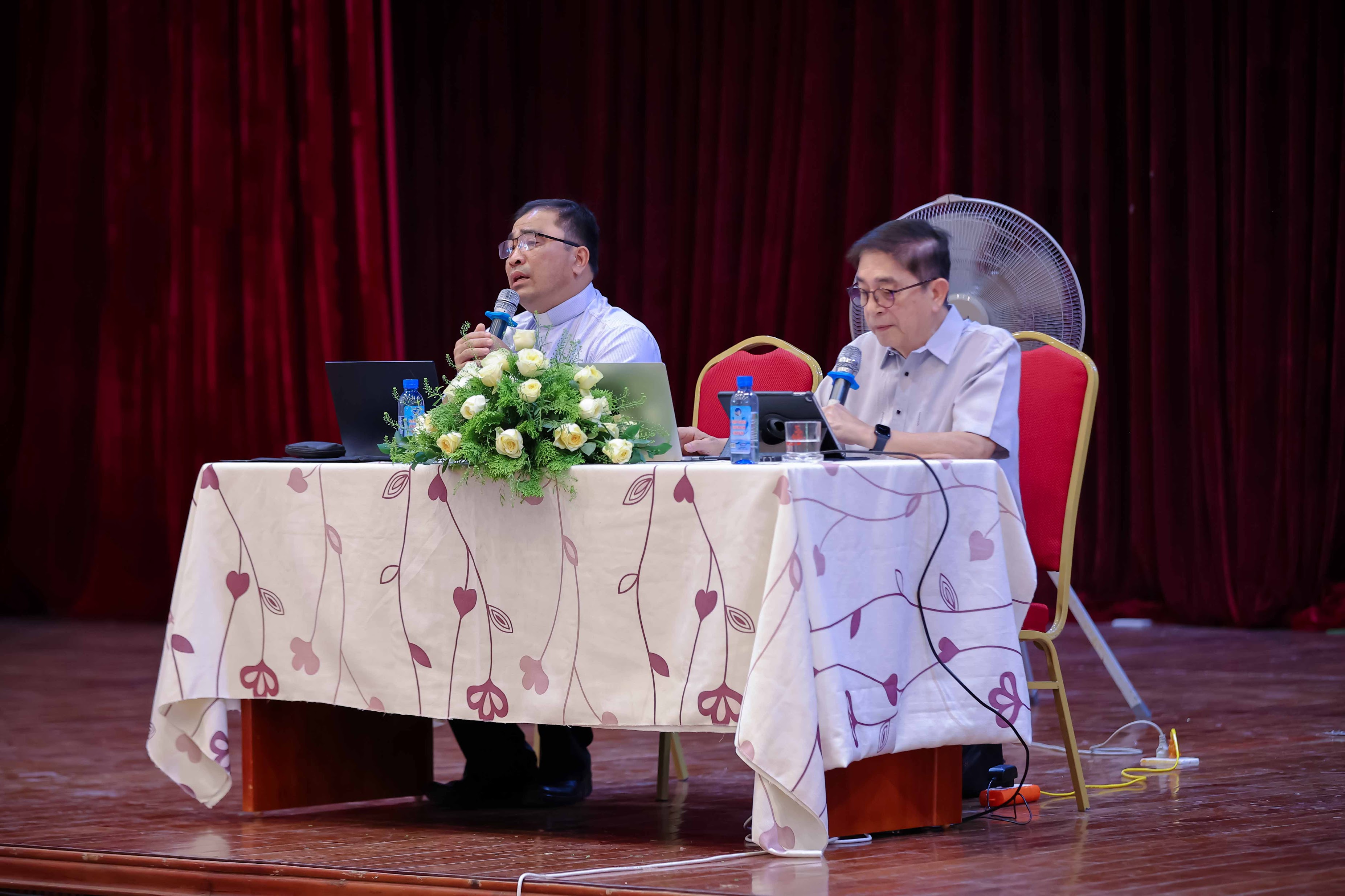 10thanhoa.JPG (815 KB)
