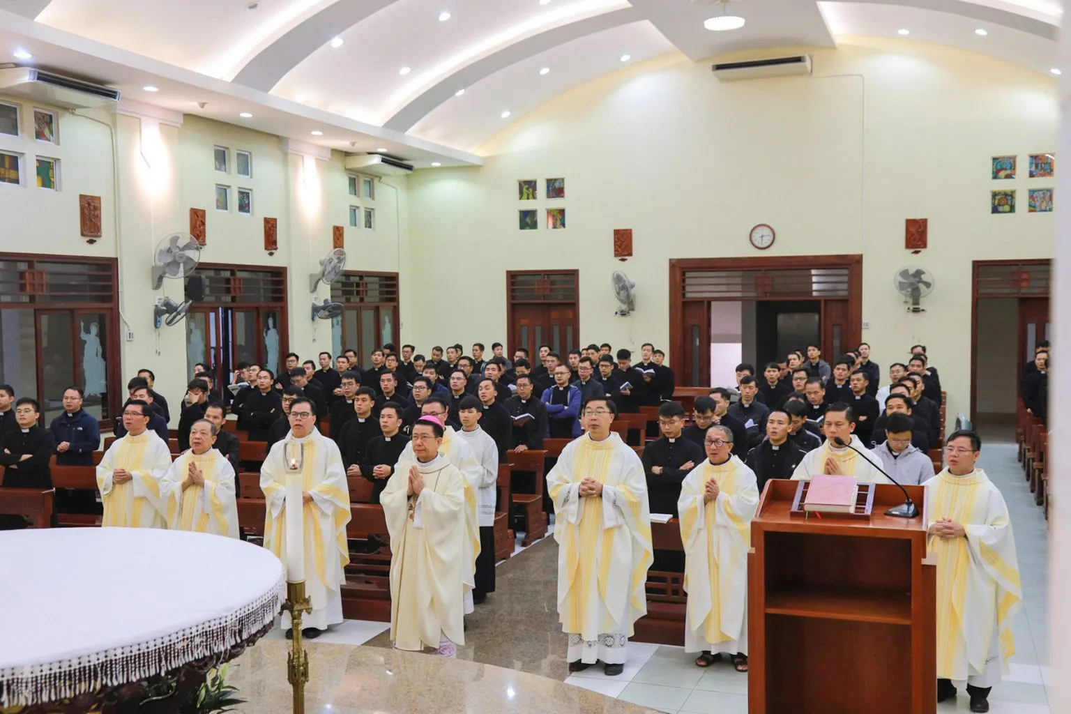 Sống mầu nhiệm hiệp thông trong Giáo hội
