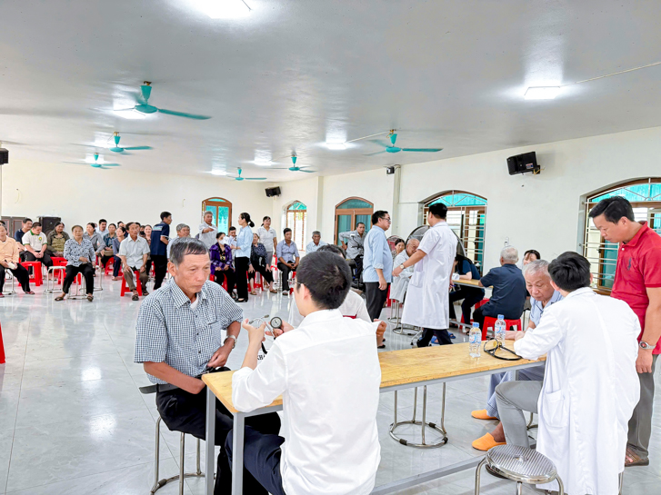 Nhìn lại hành trình bác ái...