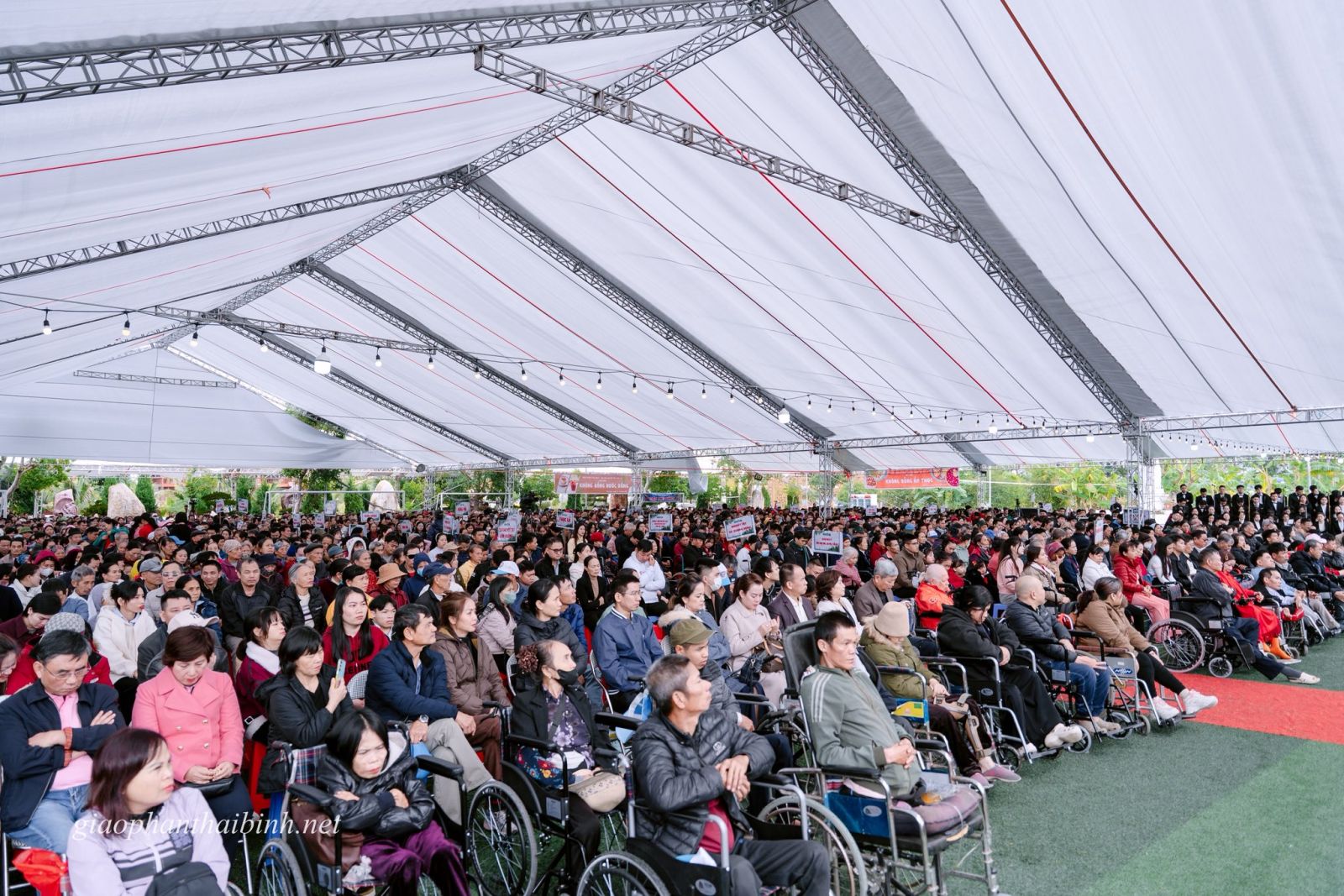 Giáng Sinh sớm của 4500 người khuyết tật