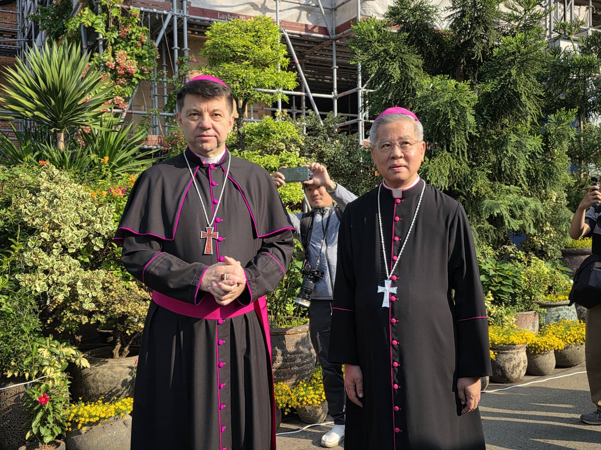 1dzales.jpg (700 KB)