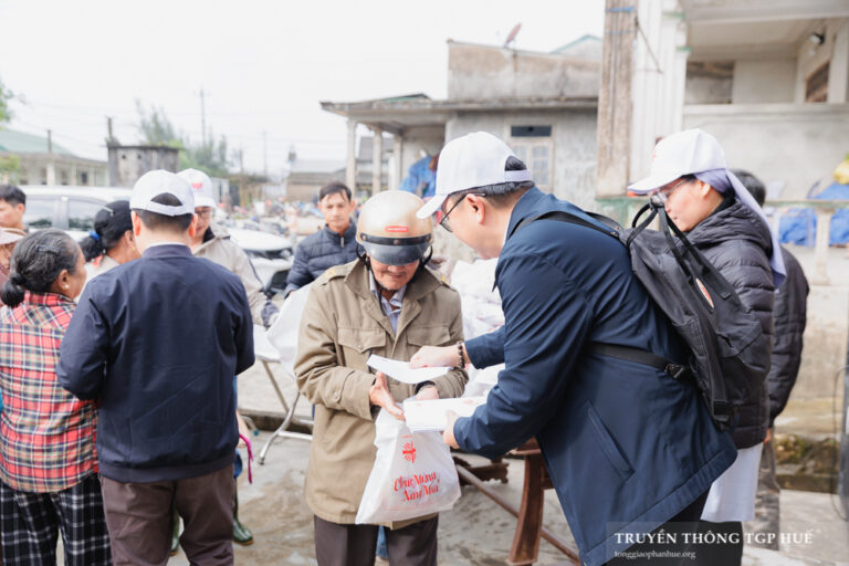 Cho niềm vui Tết trọn vẹn