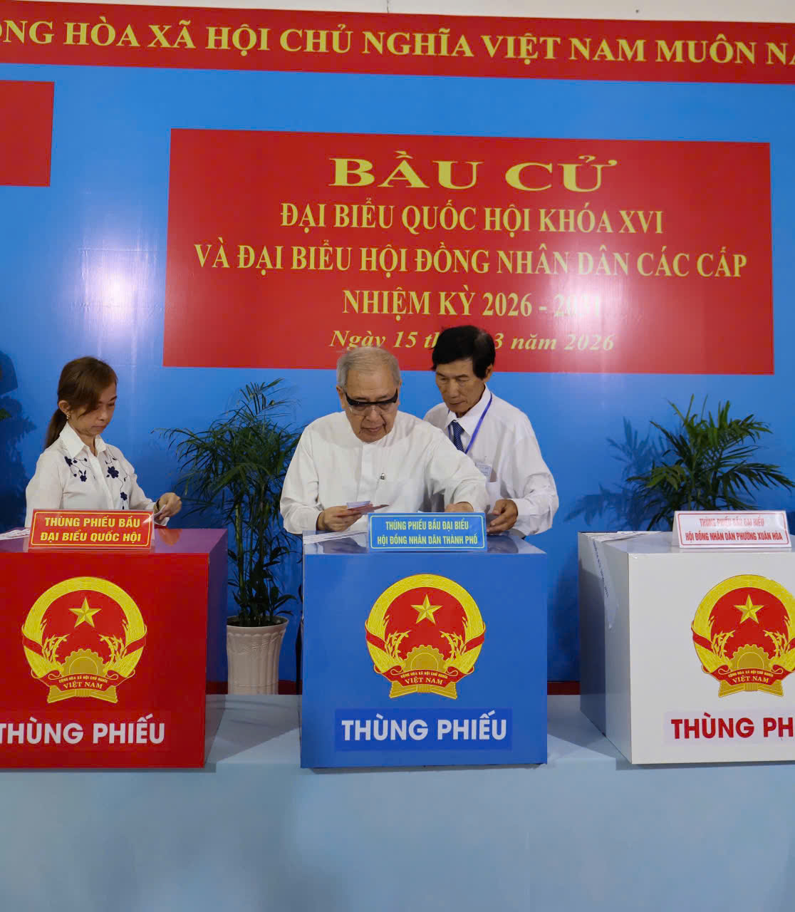 1inhaiox.jpg (287 KB)