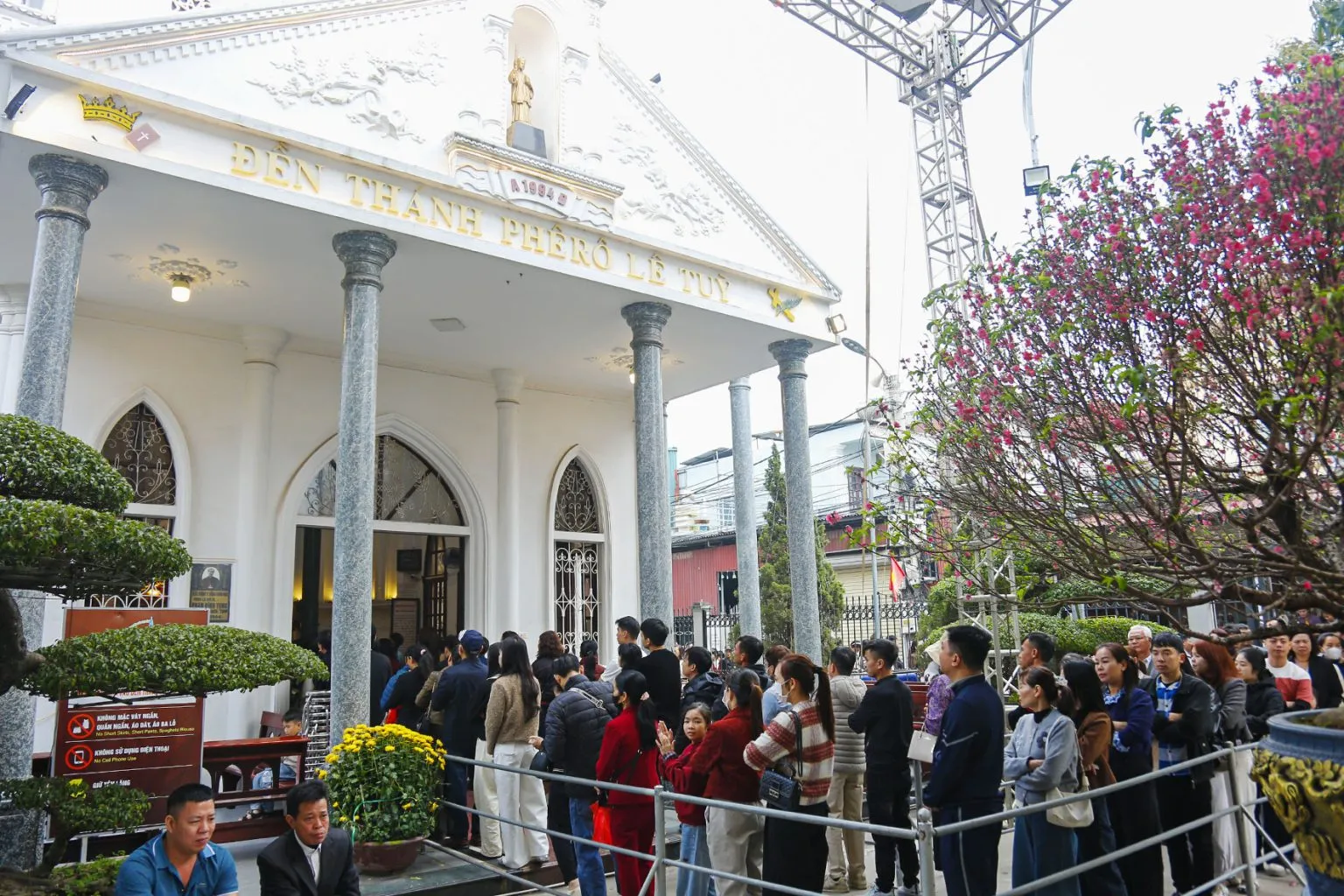 1letuy.webp (280 KB)