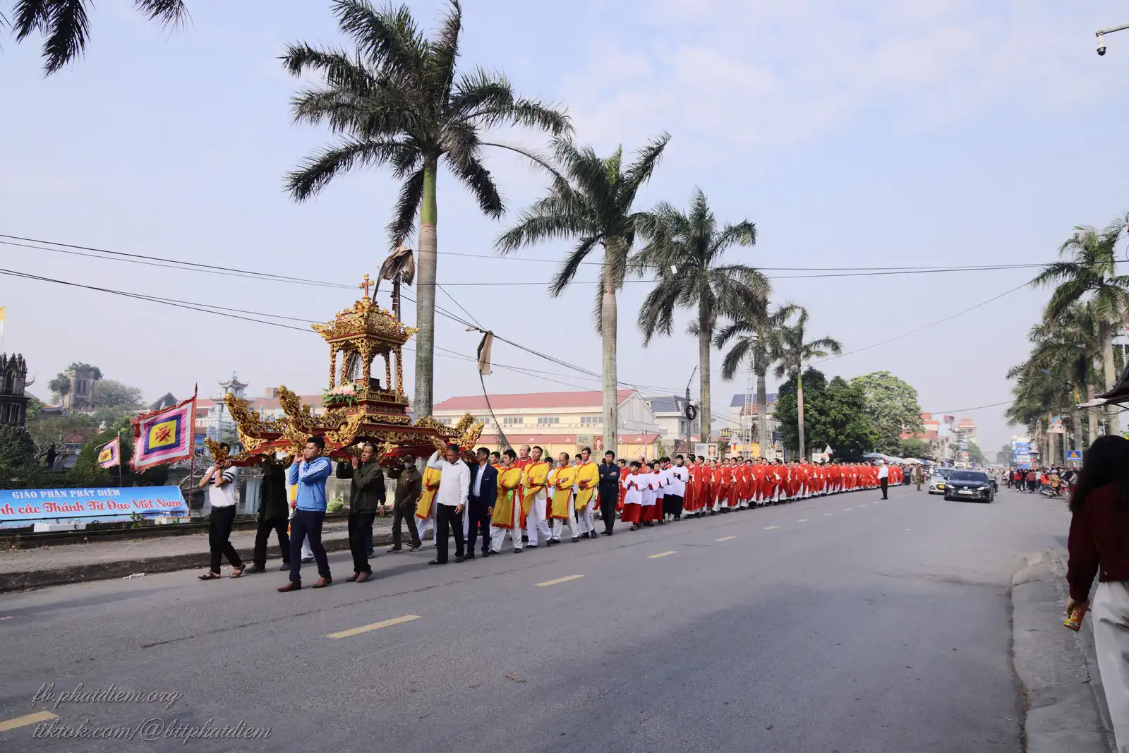 Gần 5000 tín hữu hành hương Đền thánh Phúc Nhạc