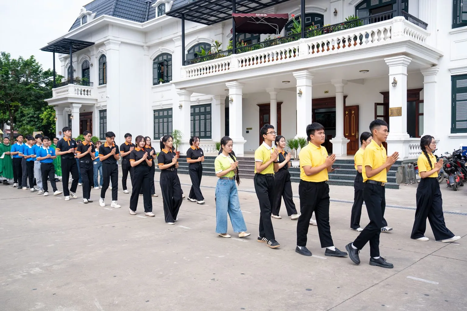 Người trẻ hành hương hy vọng