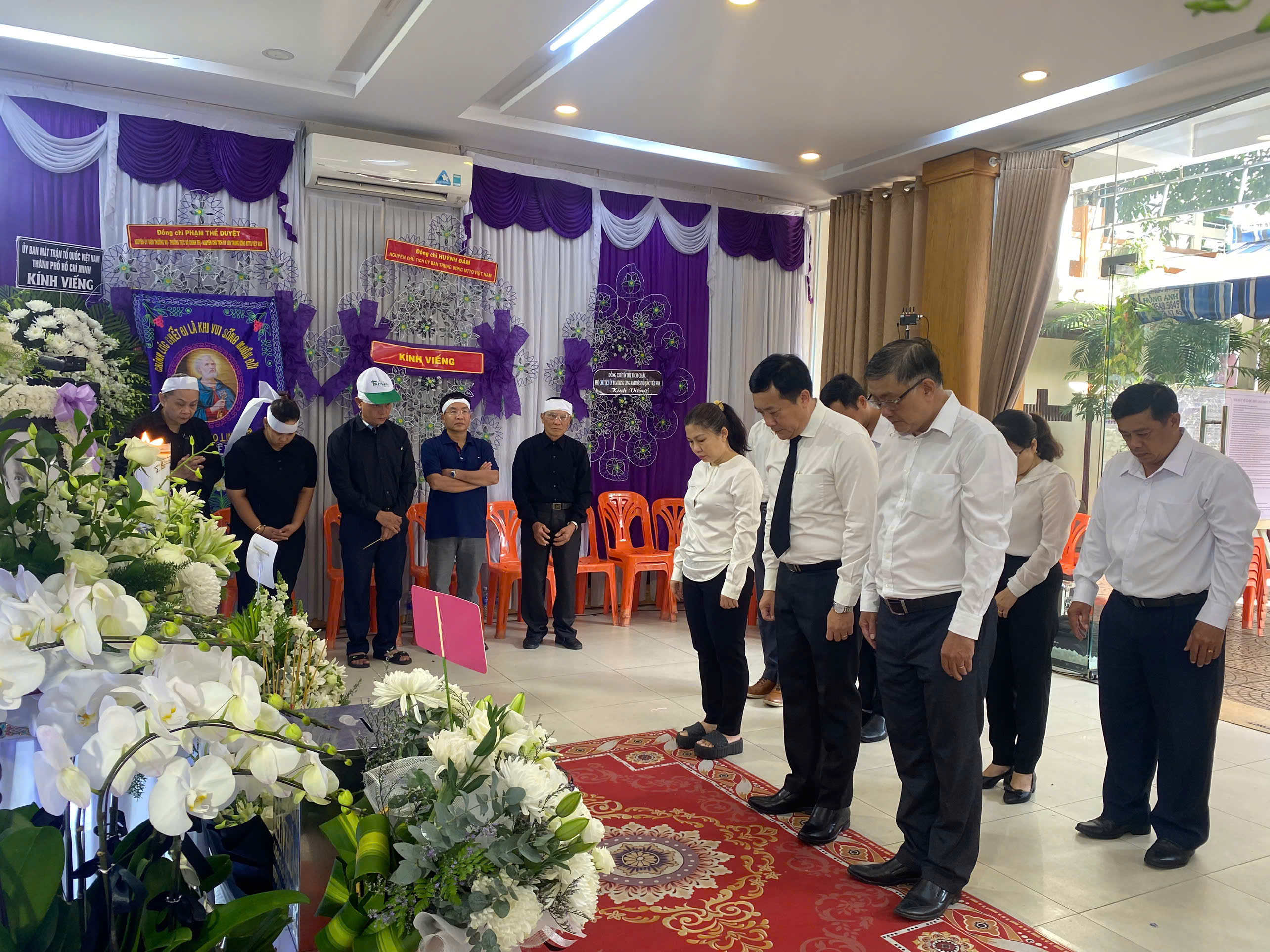 Ngày 4.4.2025: các phái đoàn cơ quan, tổ chức viếng cố linh mục Phêrô Phan Khắc Từ