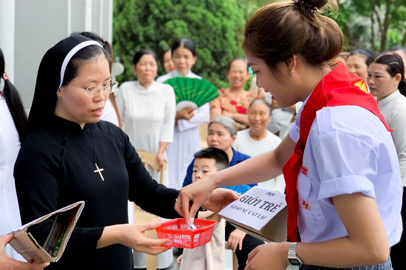 Thi giáo lý liên xứ