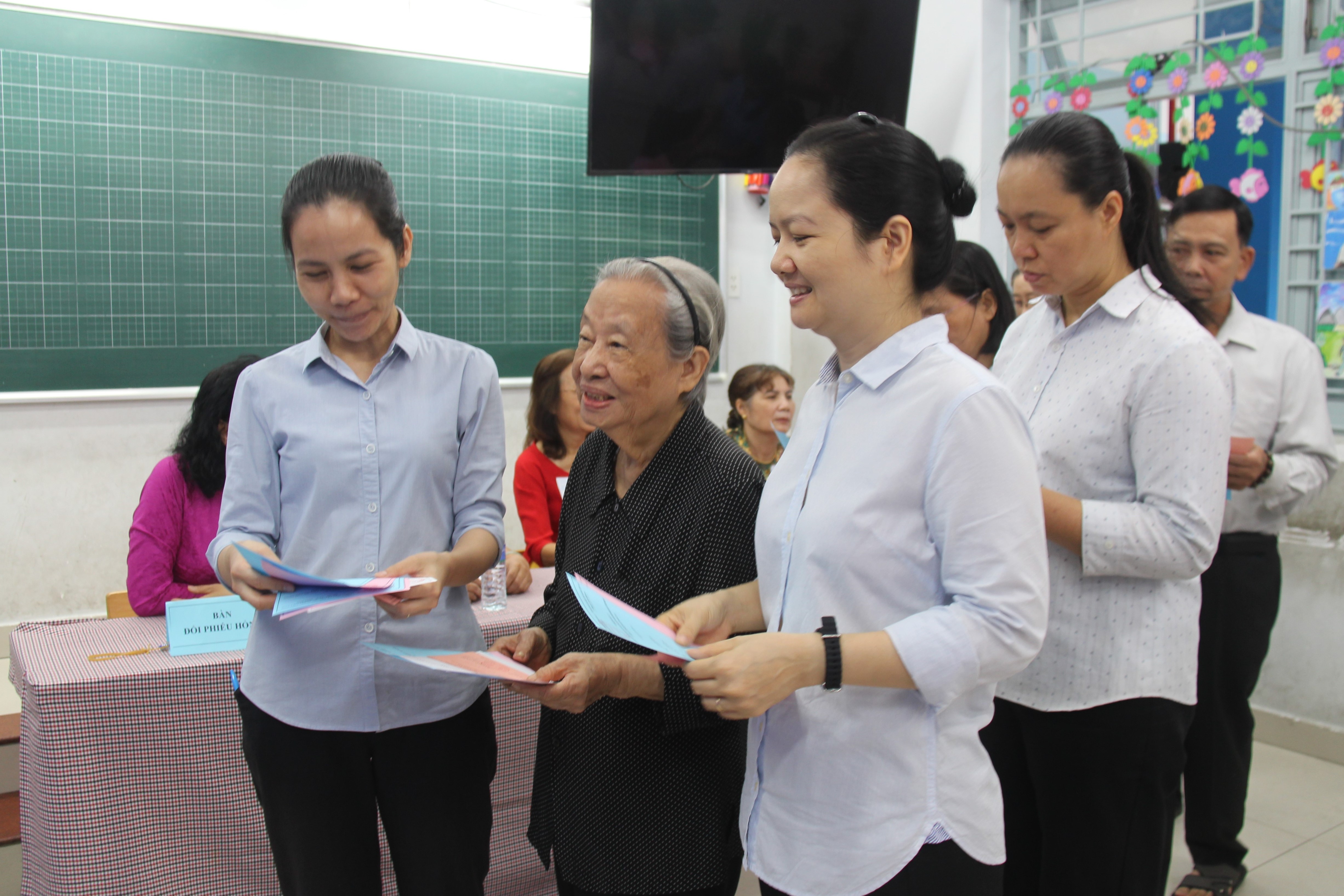 hình 2 (1).JPG (1.81 MB)