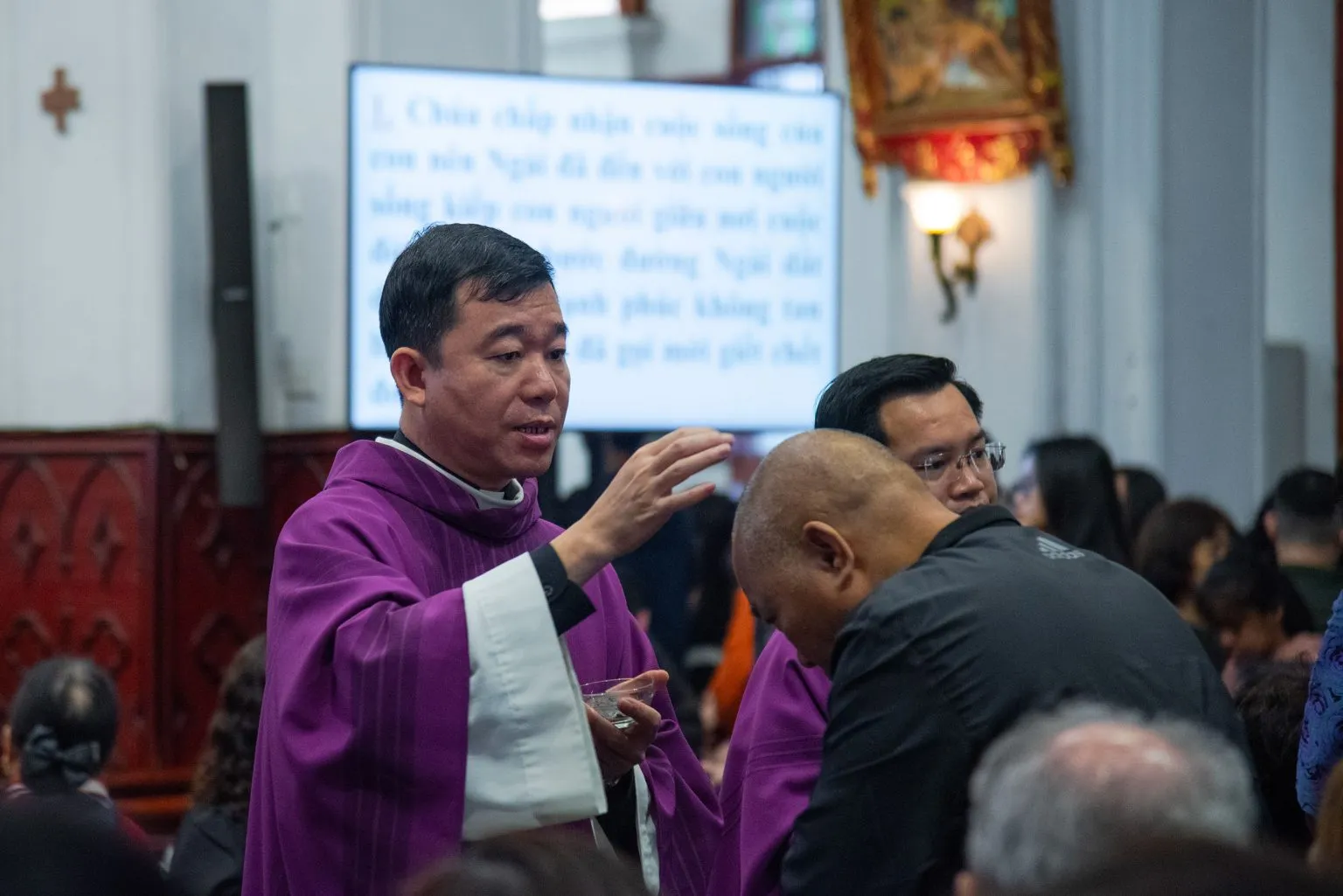 Hướng dẫn cử hành lễ Tro năm 2026 của Ủy ban Phụng tự HĐGMVN