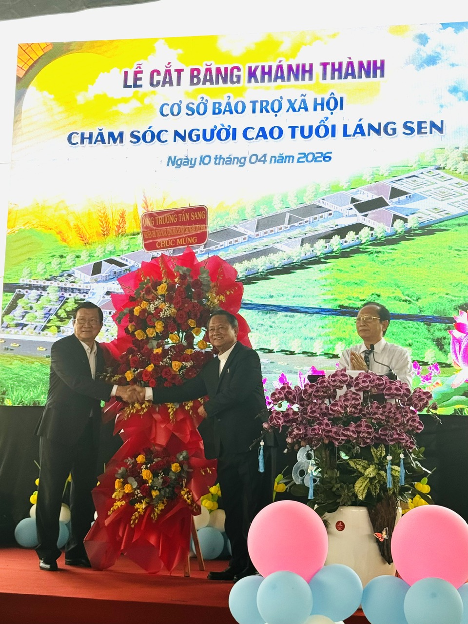 1khanhthanhsss.jpg (367 KB)