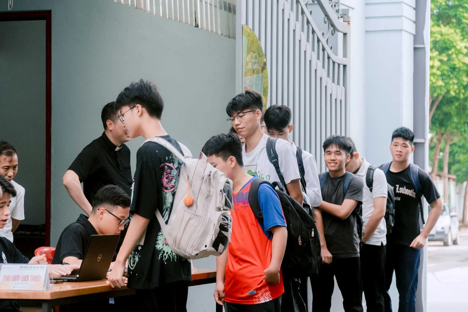 Nhiều bạn trẻ tìm hiểu ơn gọi
