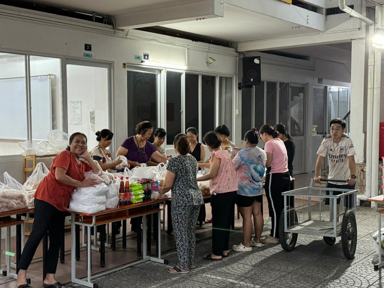 Gần 2000 phần thịt kho trứng tặng người có hoàn cảnh khó khăn đón Tết