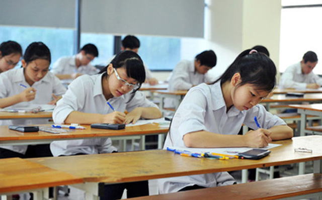 Sĩ tử 96" đứng ngồi không yên vì "bỏ thi đại học 3 chung"