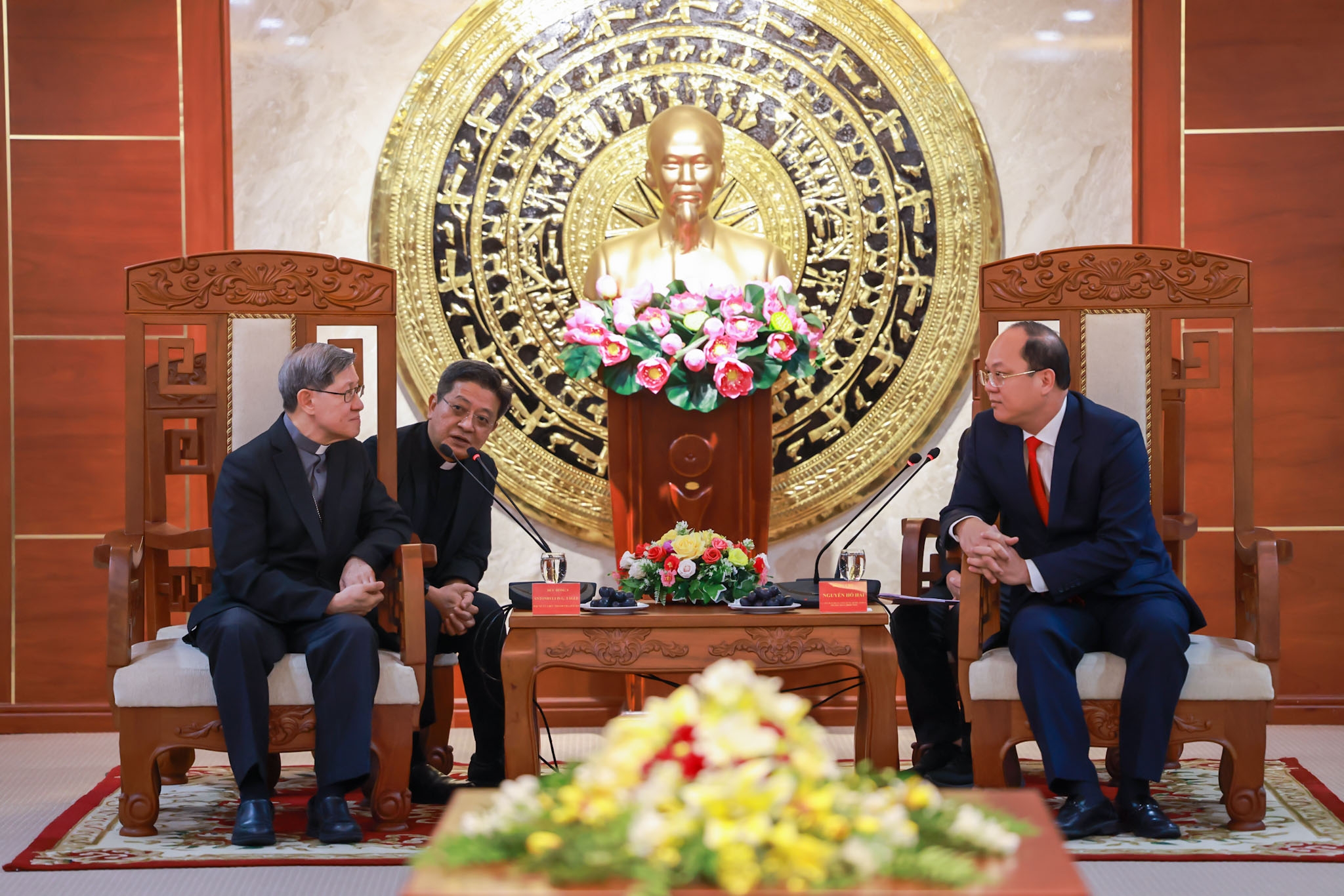 Bí thư Tỉnh ủy tỉnh Cà Mau tiếp Đức Hồng y Luis Antonio Gokim Tagle