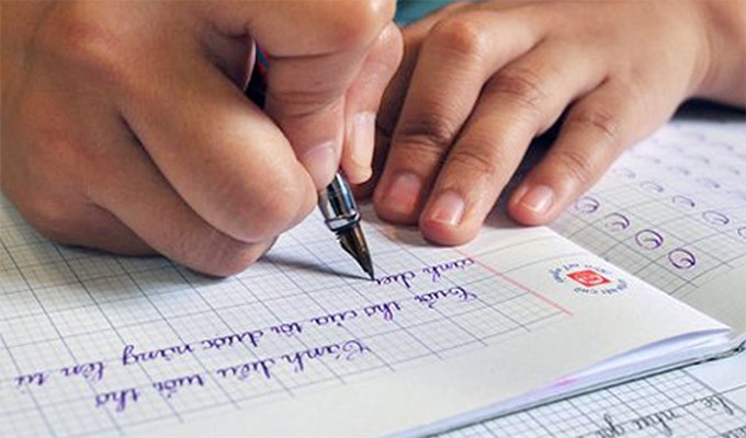 Cuốn vở  tập viết