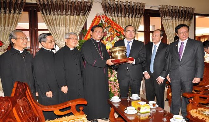 Ông Nguyễn Thiện Nhân thăm hai giáo phận Tây Nguyên