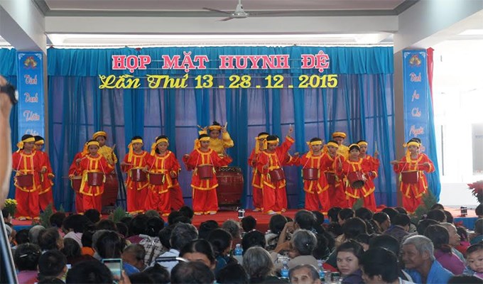 Bữa cơm huynh đệ dành cho 650 người khuyết tật