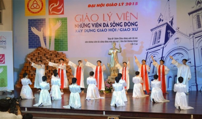 Những viên đá sống động xây dựng giáo hội và giáo xứ