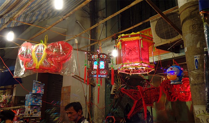Ký ức đèn cù vòng quanh
