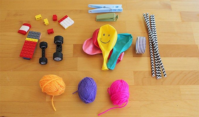 Mẹ và con cùng tự chế đồ chơi