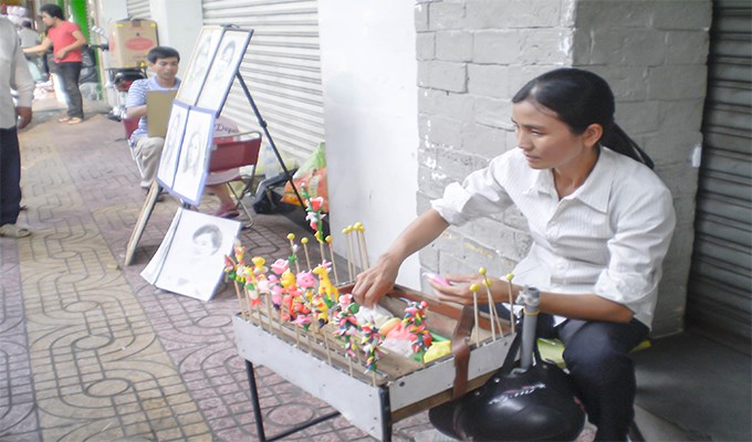 Rong ruổi hàng dạo nơi phố thị