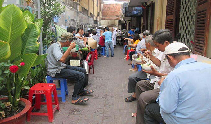 Các xứ đạo đang đến với người nghèo thế nào ?