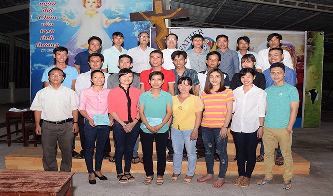 Cần nâng đỡ xứ đạo nhà quê