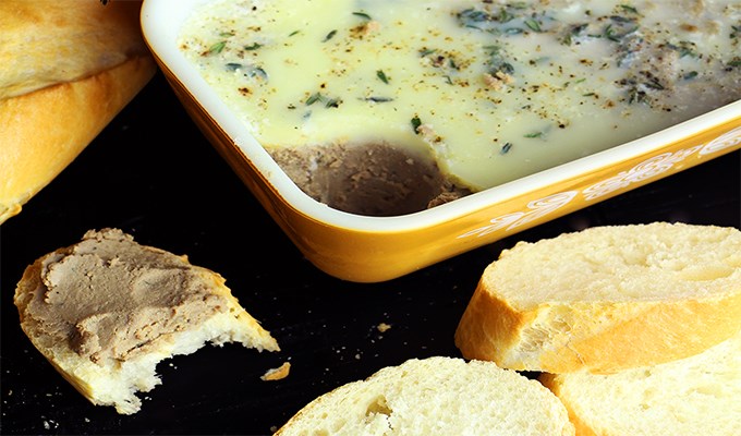 Pate gan gà cho bữa sáng
