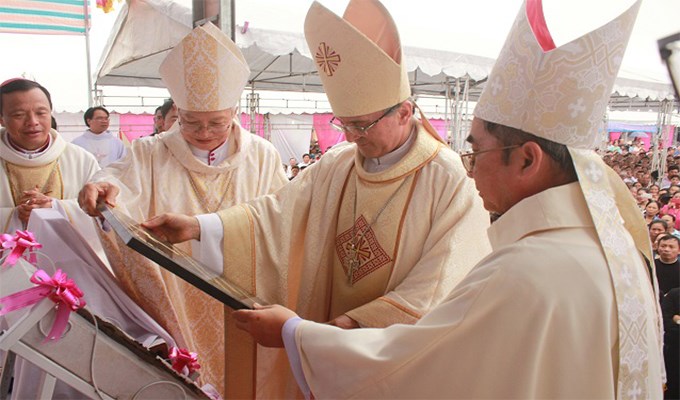 Tam Tòa khởi công  ngôi nhà thờ mới