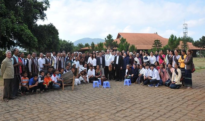 Linh mục Gregory Gay, Bề trên Tổng quyền Tu hội truyền giáo Vinh Sơn đã có chuyến viếng thăm Việt Nam