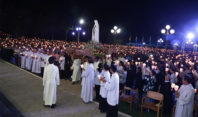 Kỷ niệm 99 năm Đức Mẹ hiện ra tại Fatima