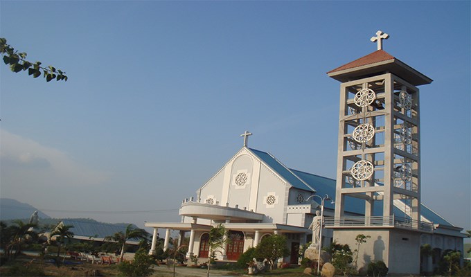 Xứ đạo trăm năm  bên dãy Thất Sơn