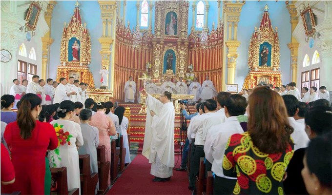 Kỷ niệm 10 năm thành lập và cung hiến ngôi nhà thờ giáo xứ Thánh Antôn