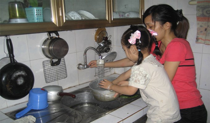 Dạy con làm việc nhà